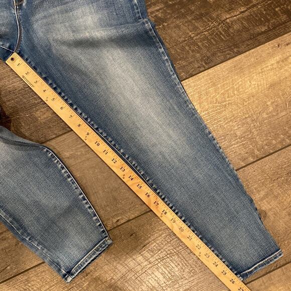 Maurices Mid Rise Skinny Jean Medium Wash Size XL Short - Picture 7 of 9